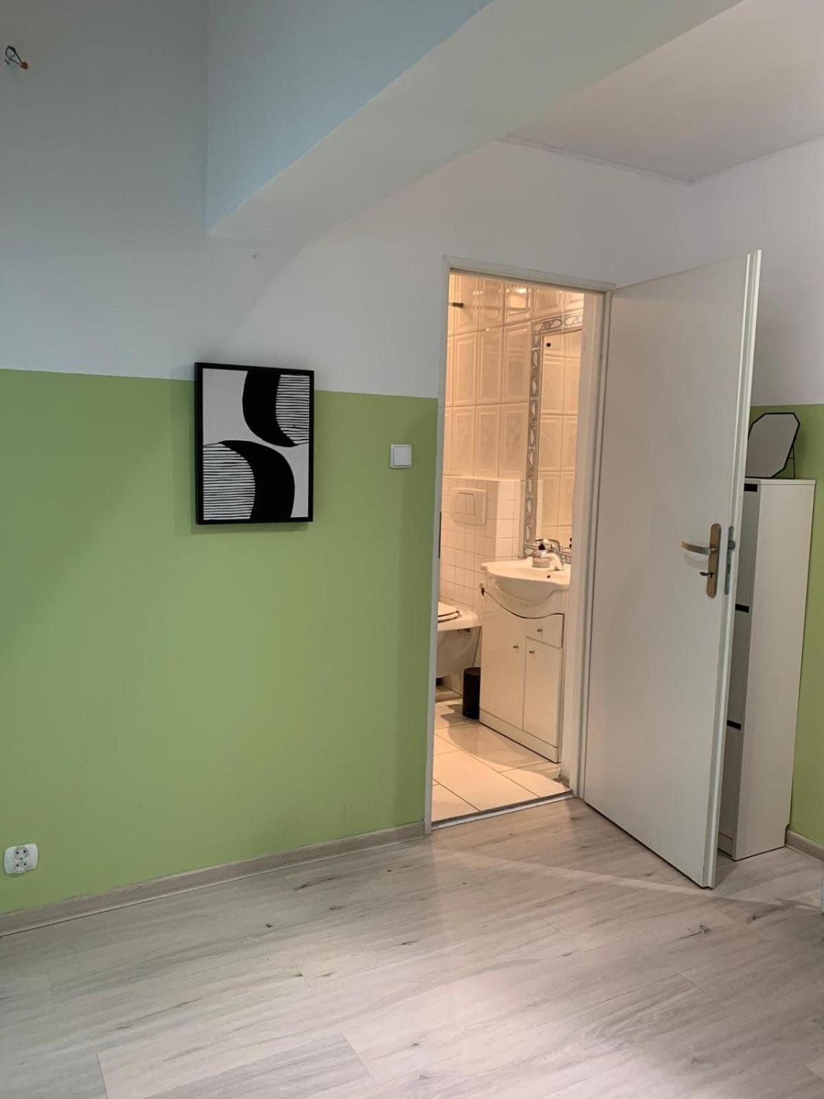 שצ'צ'ין Bright And Spacious Apartment מראה חיצוני תמונה
