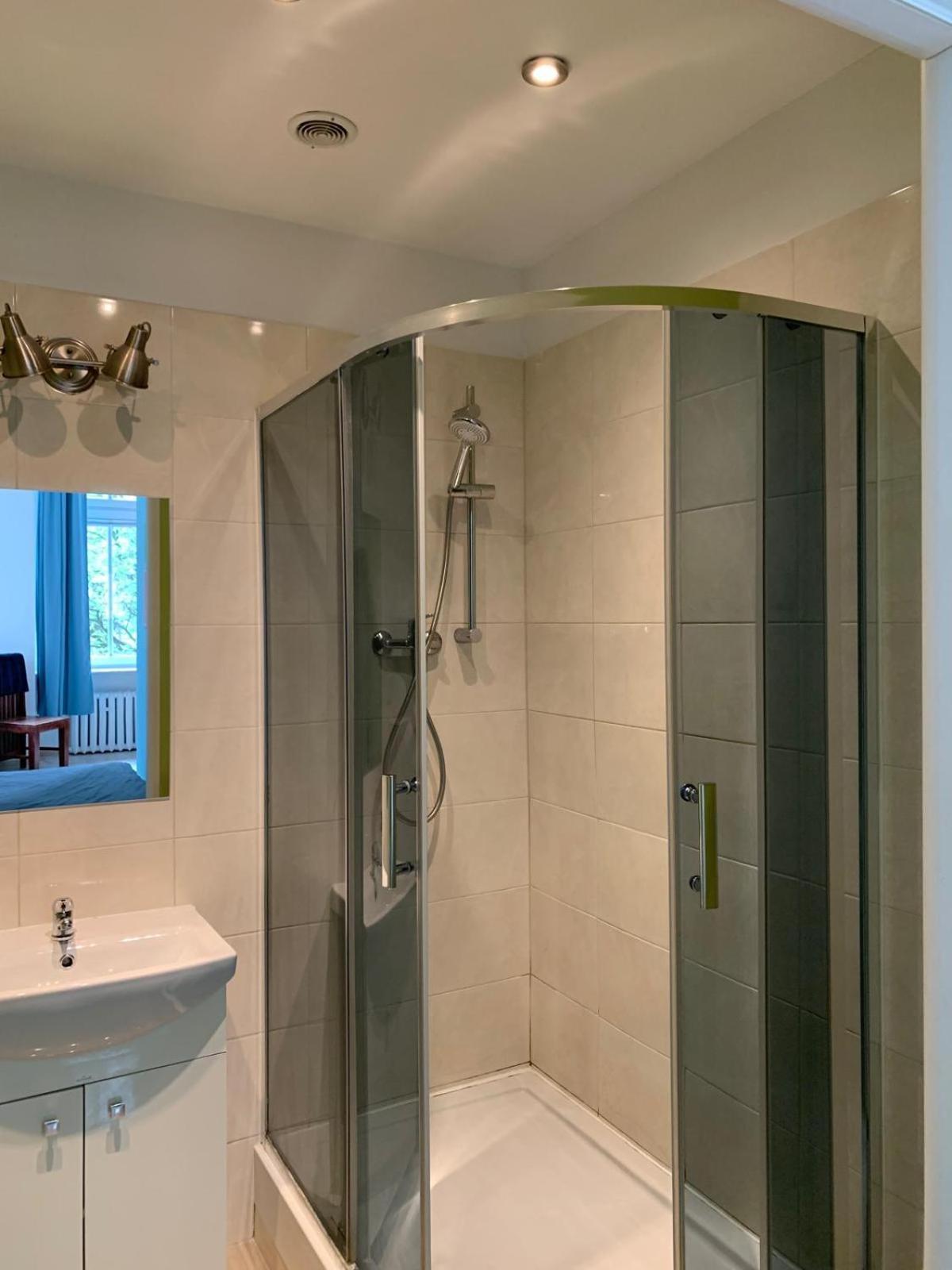 שצ'צ'ין Bright And Spacious Apartment מראה חיצוני תמונה